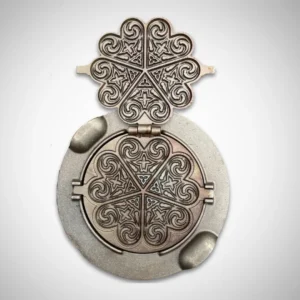 Ornamental heart-shaped waffle pan – open pan view