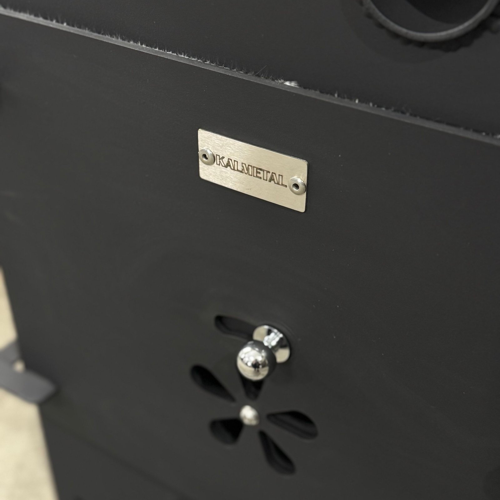 KALMETAL 7 kW PLUS stove metal body detail