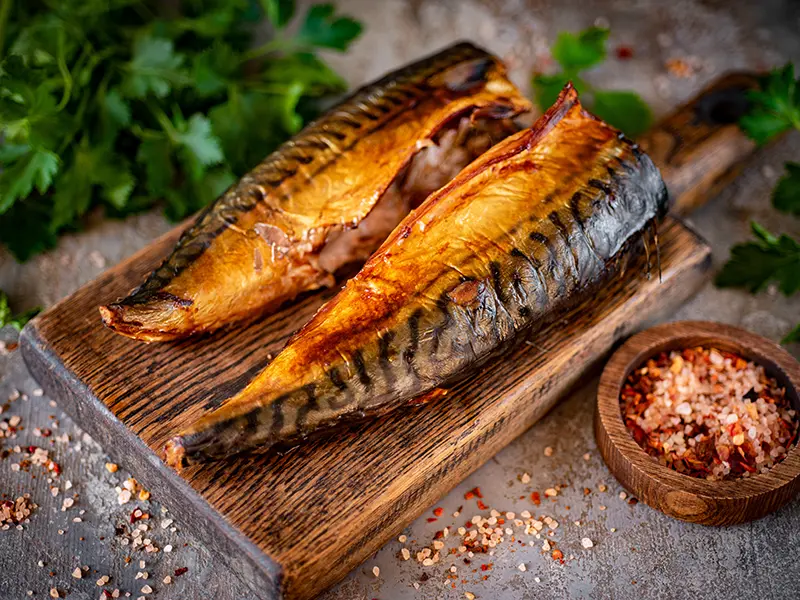 Smoked mackerel (cold and hot smoking)