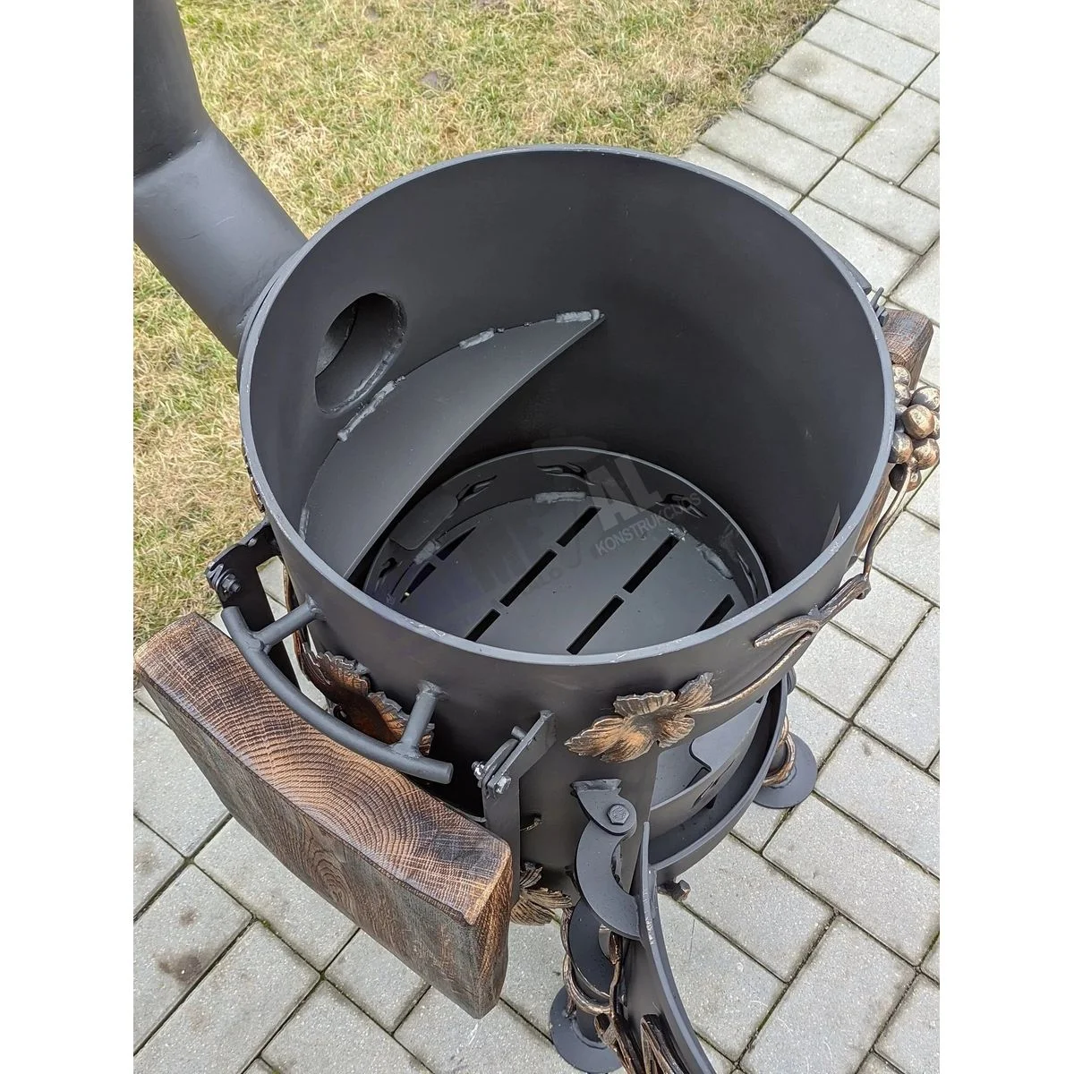 Blacksmith-style cauldron stove – Grape, 6.3 mm thick, for 12 L pot - Image 8