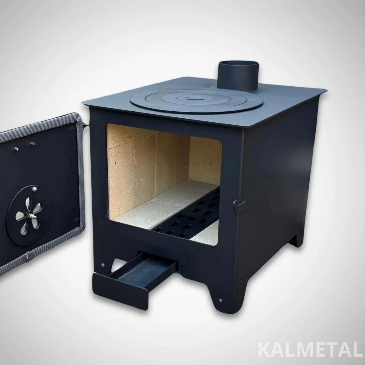 Stove – Fireplace 8kW with fireclay bricks and cast-iron rings