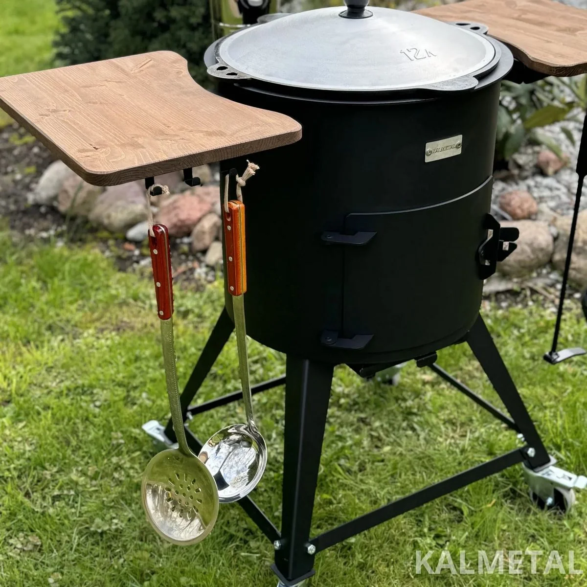 PREMIUM 5MM stove from 8L to 22L with chimney, shelves, and wheels - Image 3