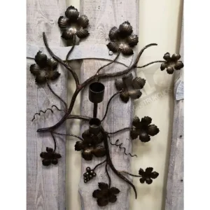 Flag Holder with Grapevine Motifs II