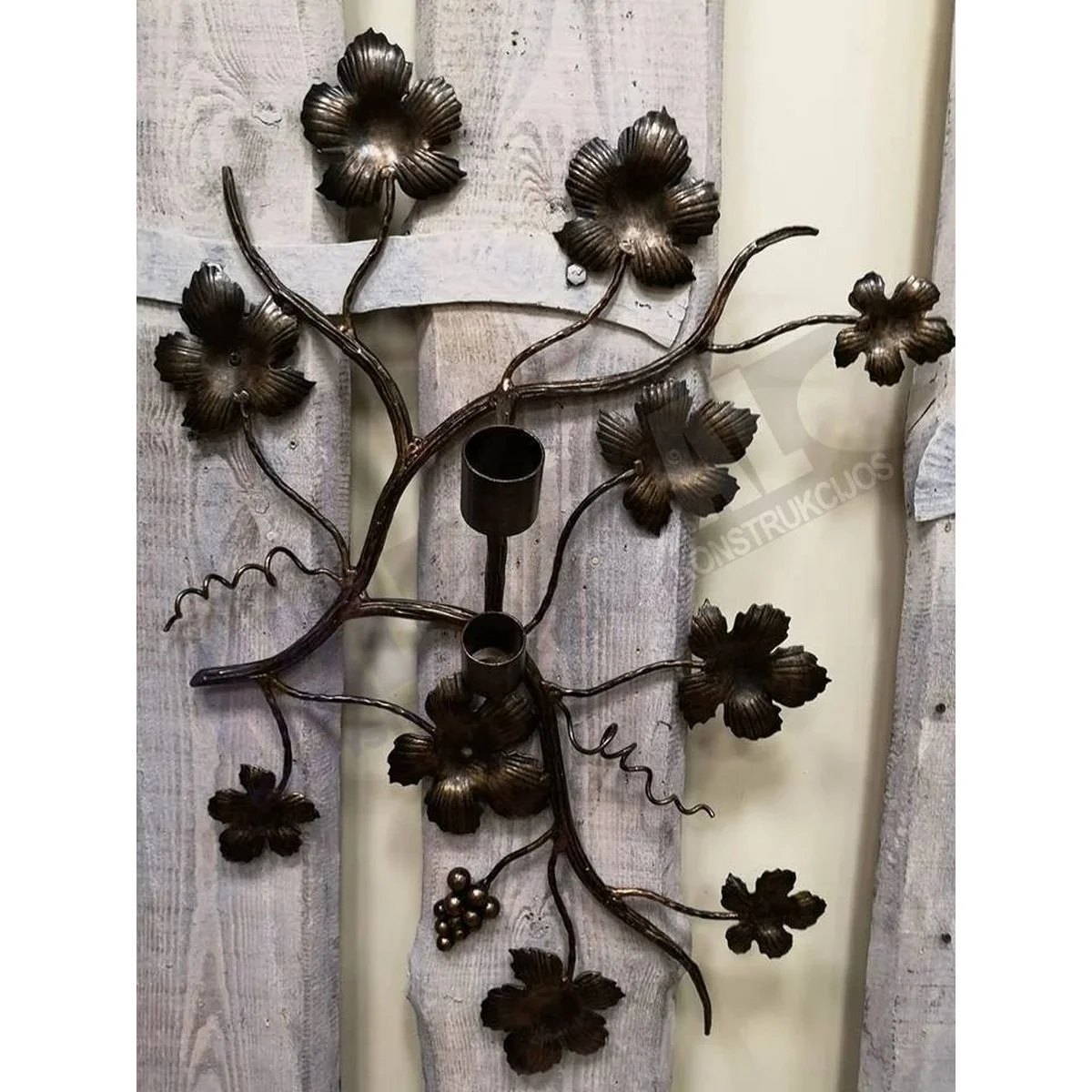 Flag Holder with Grapevine Motifs II